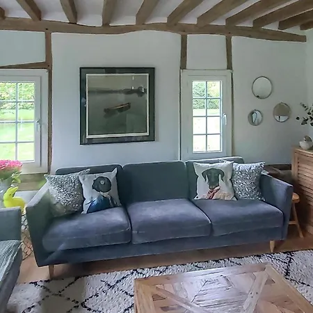 4 Bedroom Cozy In Holiday home