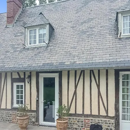4 Bedroom Cozy In Holiday home *