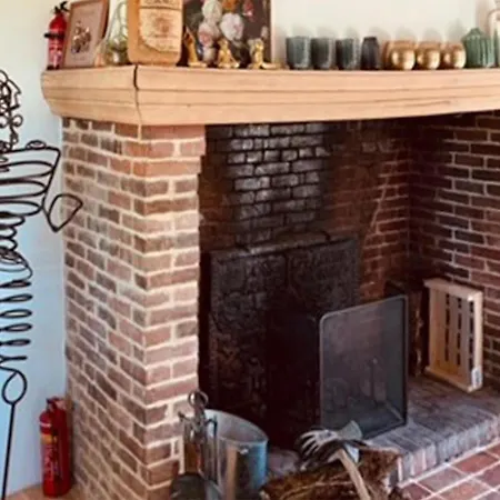 4 Bedroom Cozy In Holiday home